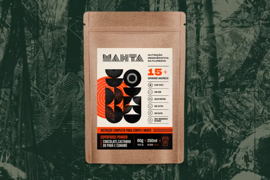 Embalagem do Mahta Superfoods em Pó com um fundo verde que remete à natureza.