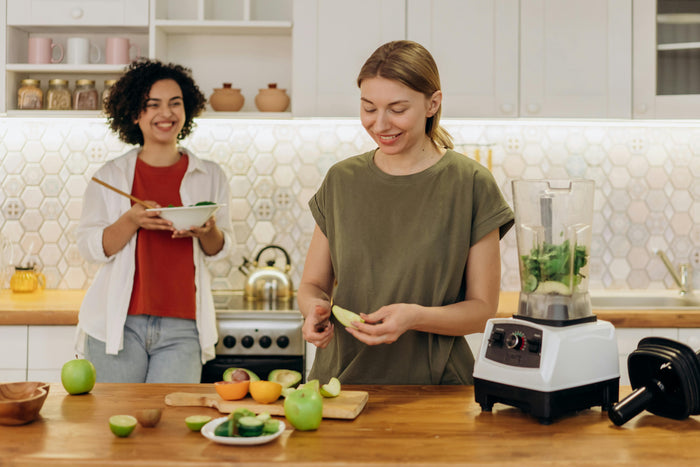 amigas cozinhando